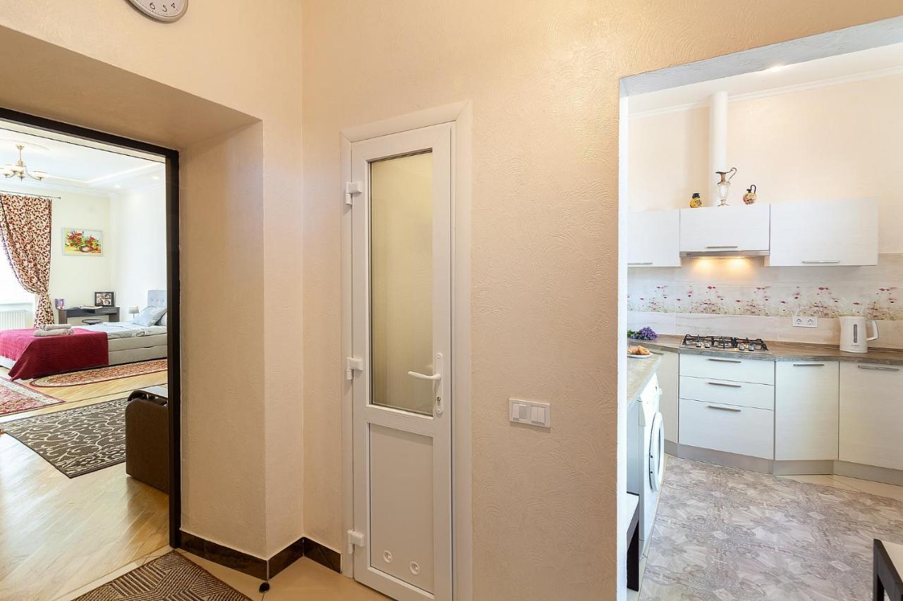 Apartment On Tamanska - Вулиця Дарії Гусяк 리비프 외부 사진